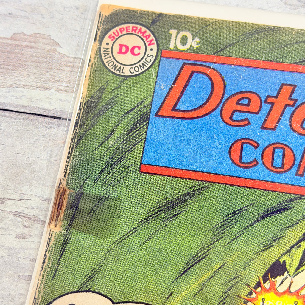 Detective Comics #279, front upper-left corner/logo detail