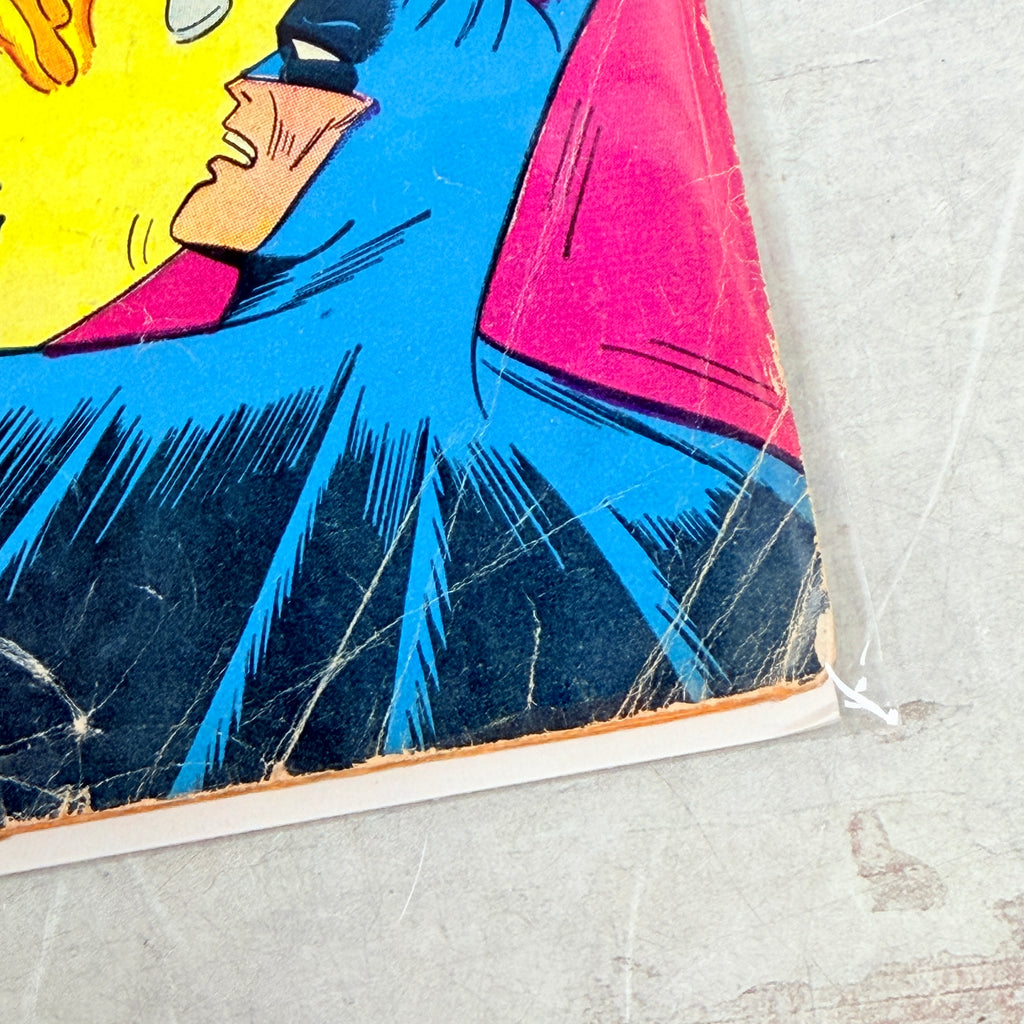 Detective Comics #323, front lower-right corner/crease detail