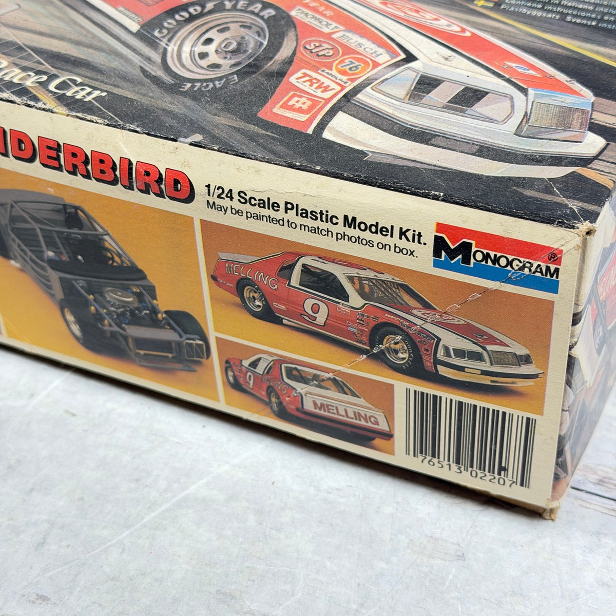 Melling Thunderbird model kit box detail and 1/24 scale marking