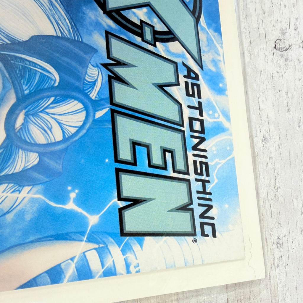 Astonishing X-Men #29 (2009): upper-right front corner and title detail of the actual pre-owned copy.