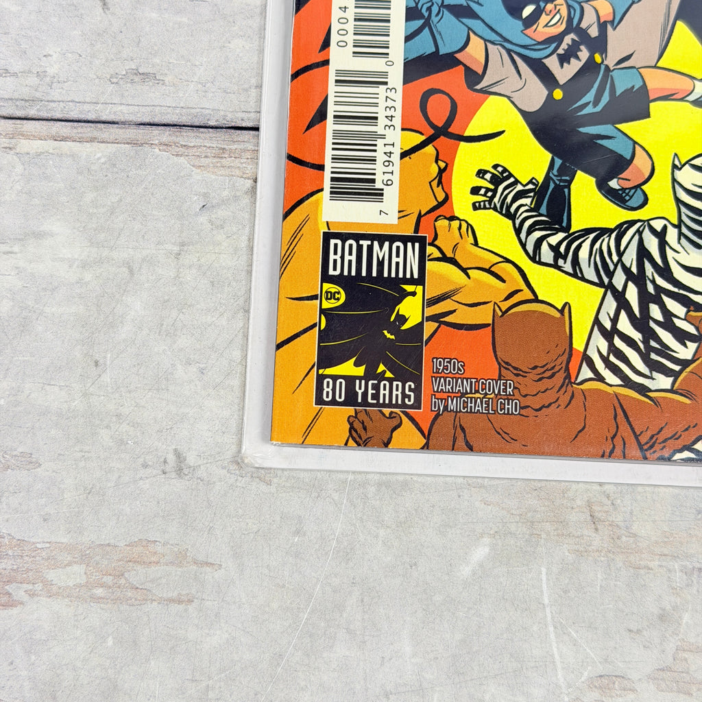 Detective Comics #1000, lower-left front detail
