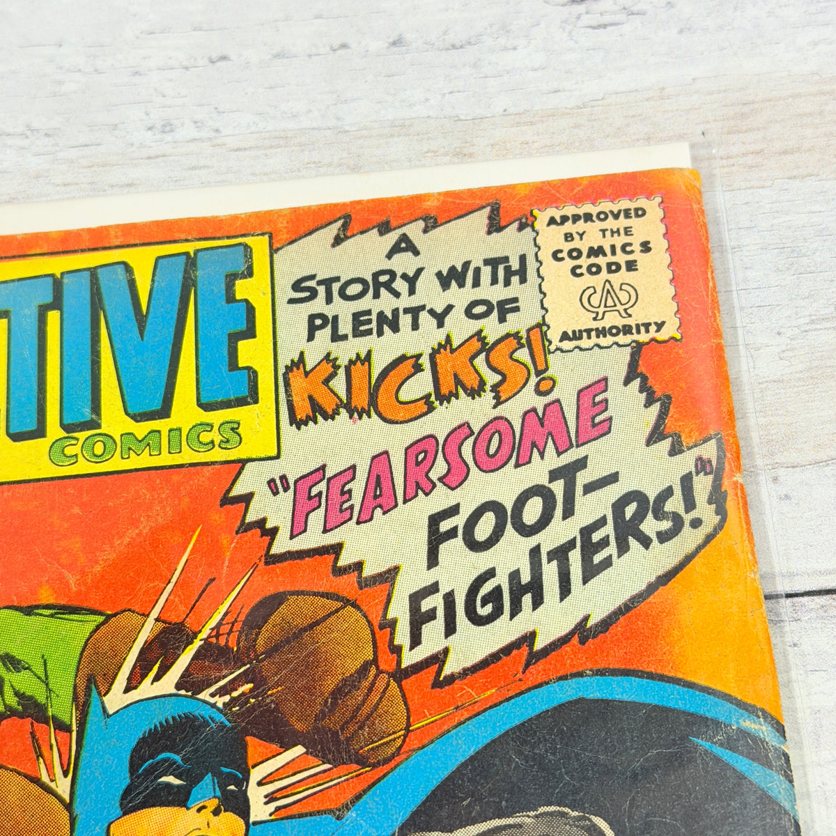 Detective Comics #372, front upper-right corner/issue detail