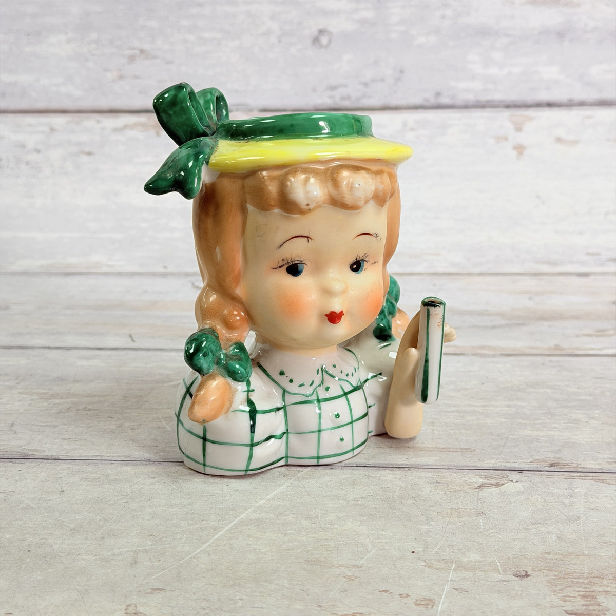 LH37 — Front showing green plaid child