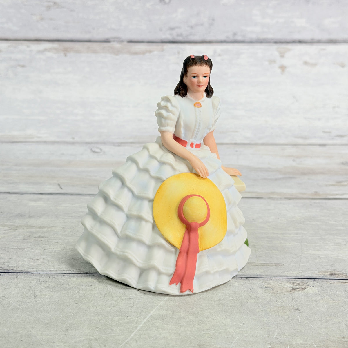 LH53 — Front of Avon Scarlett O'Hara figurine