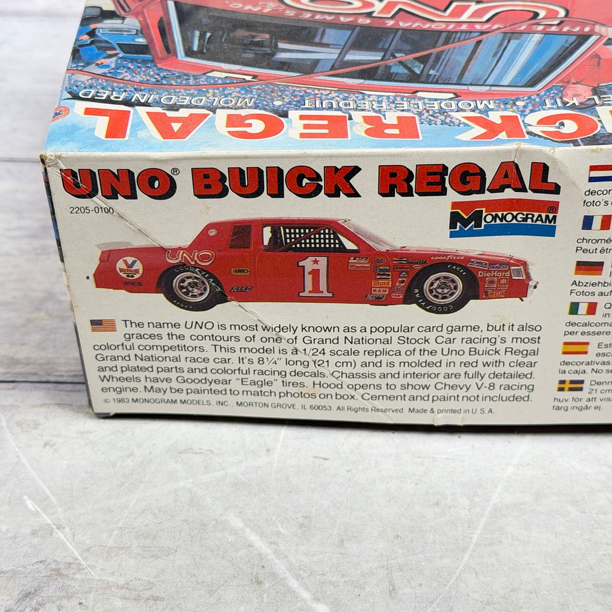UNO Buick Regal box side with kit 2205 and copyright 1983