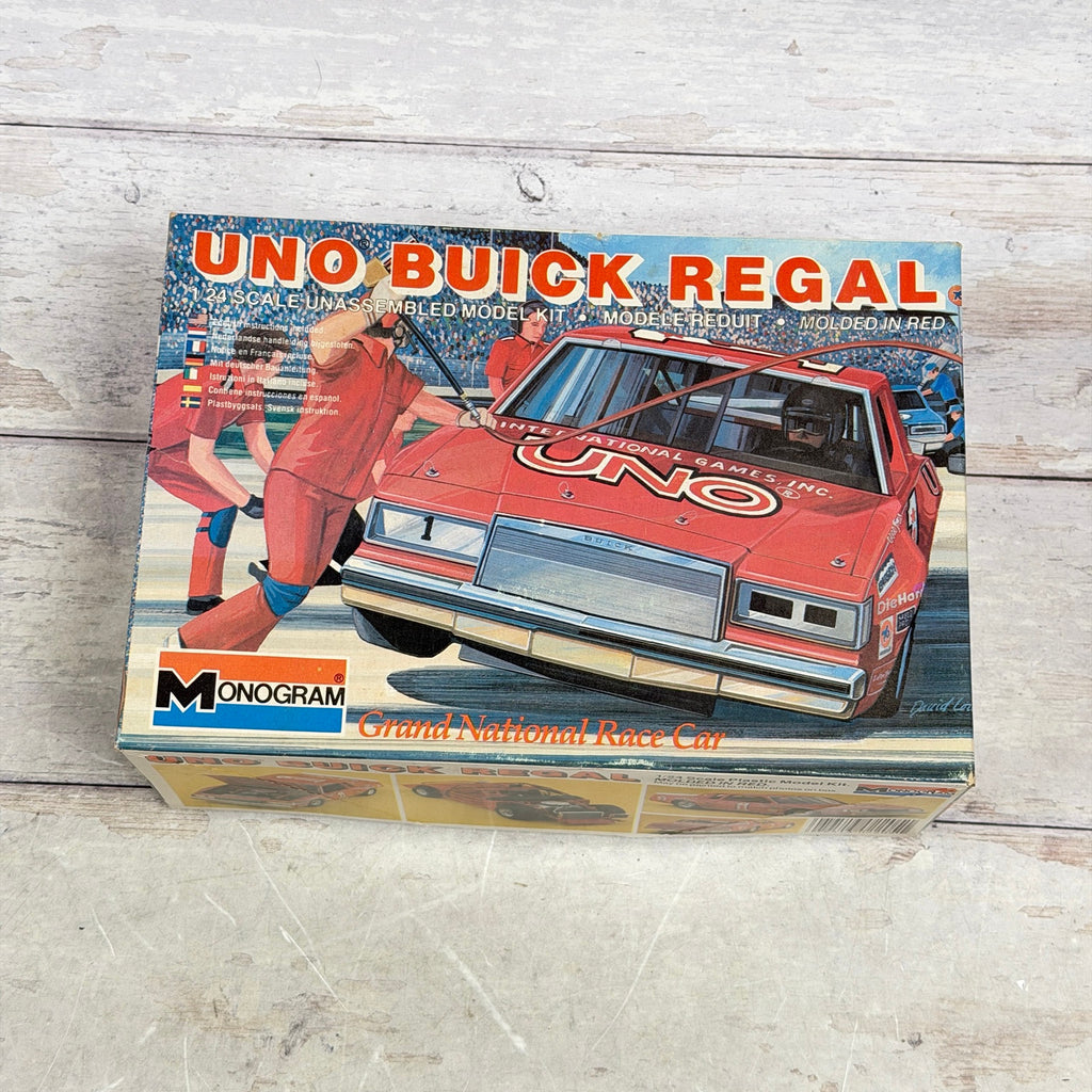 Monogram UNO Buick Regal 2205 1/24 model kit box