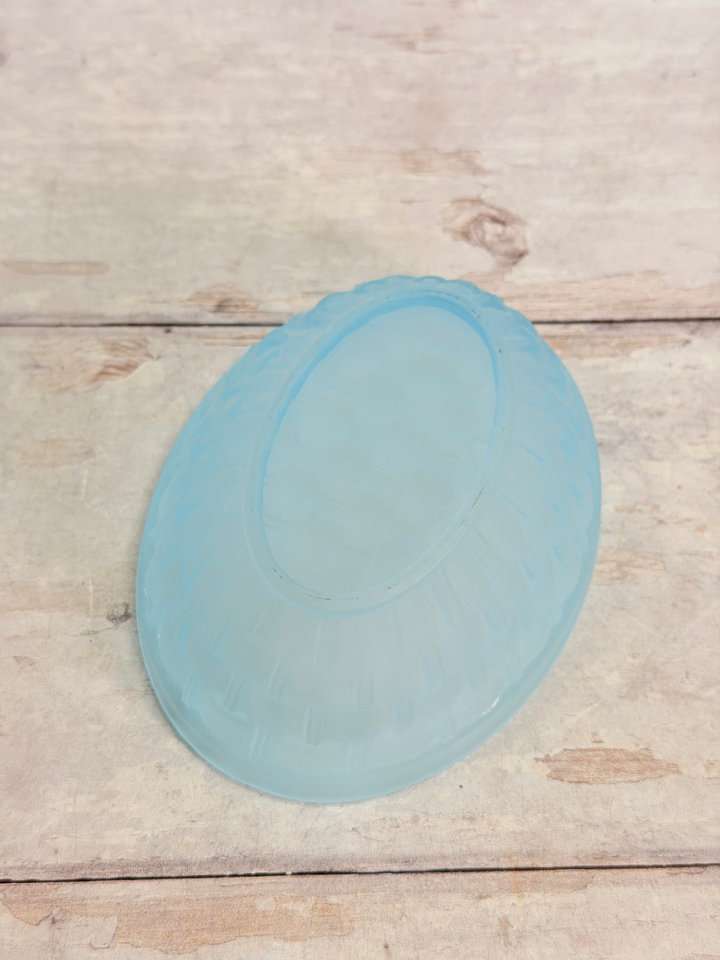 L.E. Smith Blue Satin Glass 4.5 inch Swan Covered Dish S014