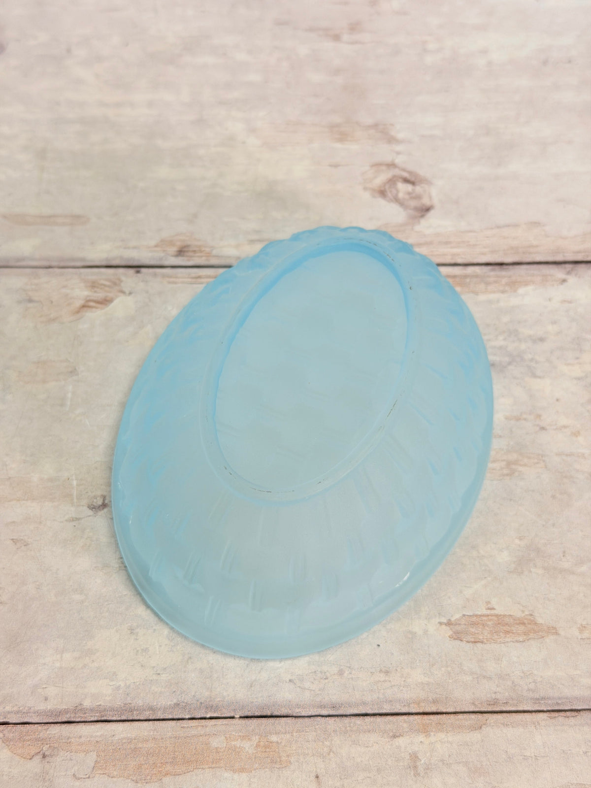 L.E. Smith Blue Satin Glass 4.5 inch Swan Covered Dish S014
