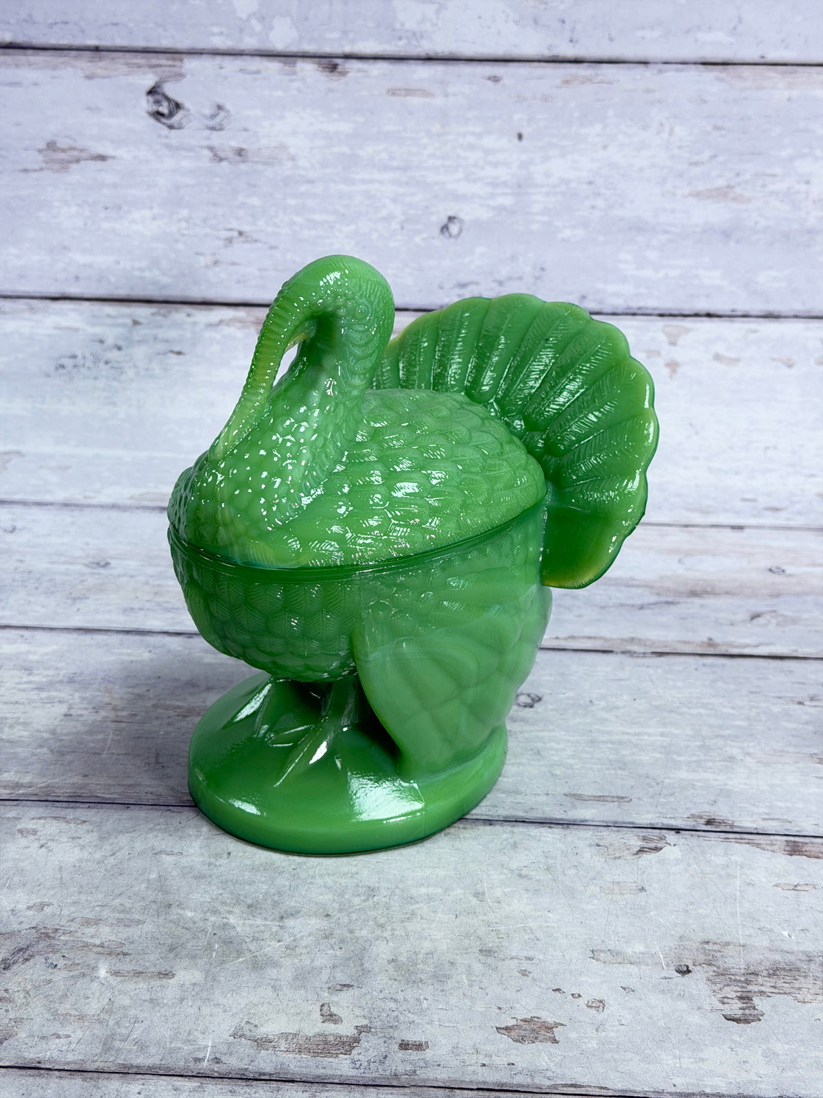 L.E. Smith Jadeite Glass Turkey on Nest Covered Bowl – Original Box S105