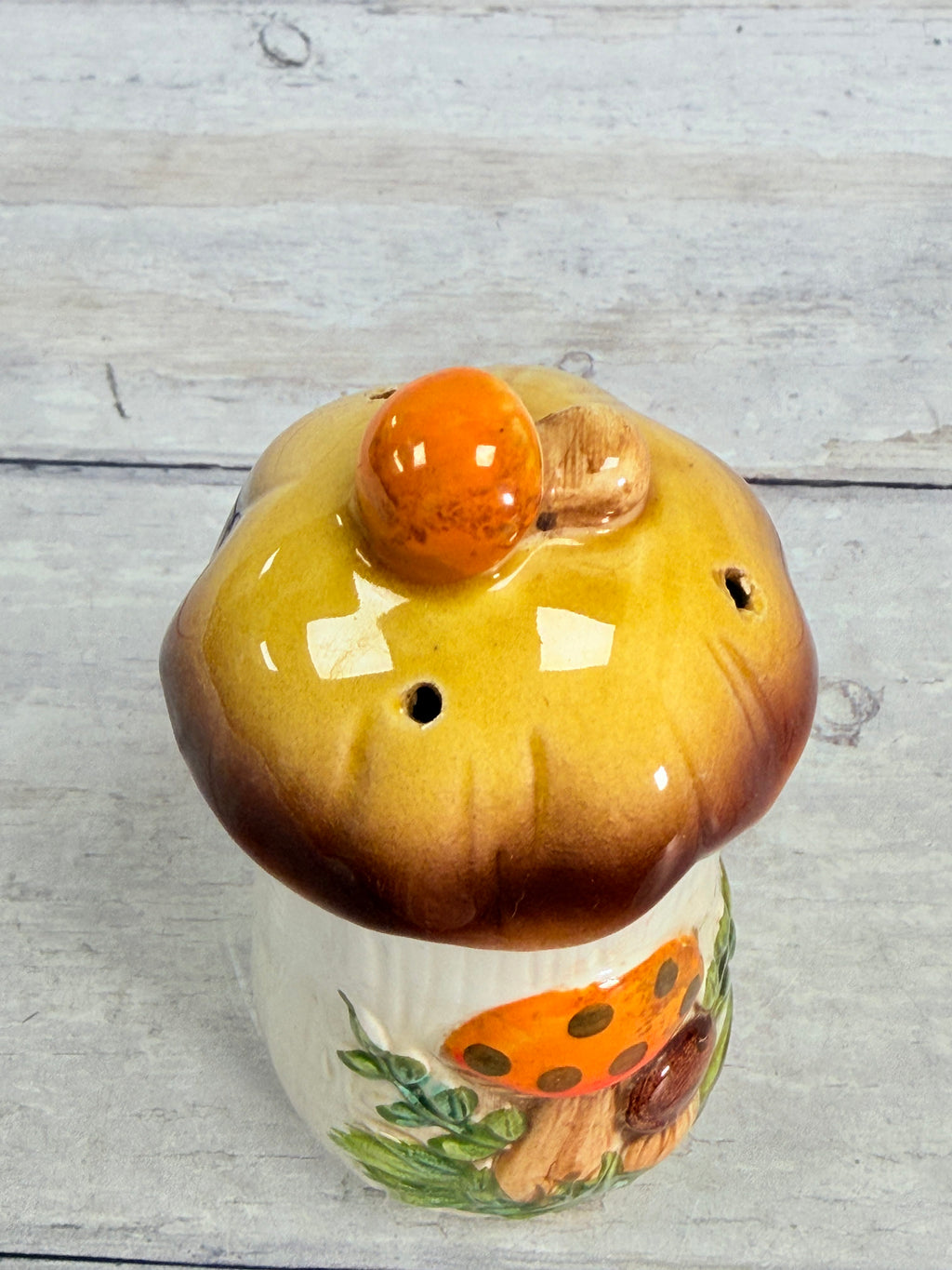 SR21. Sears Merry Mushroom Spice Shaker – Vintage Japan Ceramic Kitchenware SR21