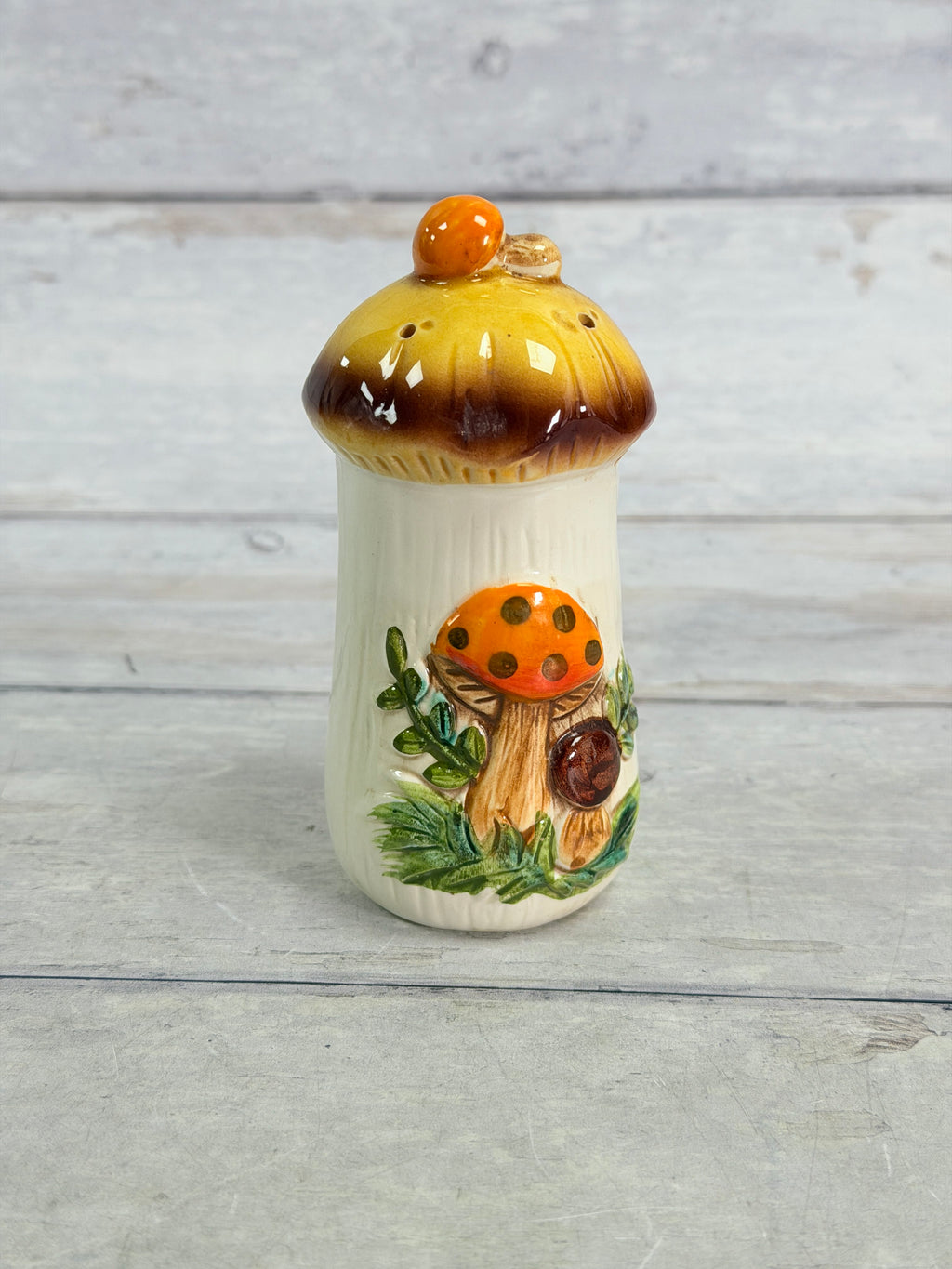 SR23. Sears Merry Mushroom Double Mushroom Spice Shaker – Made in Japan SR23