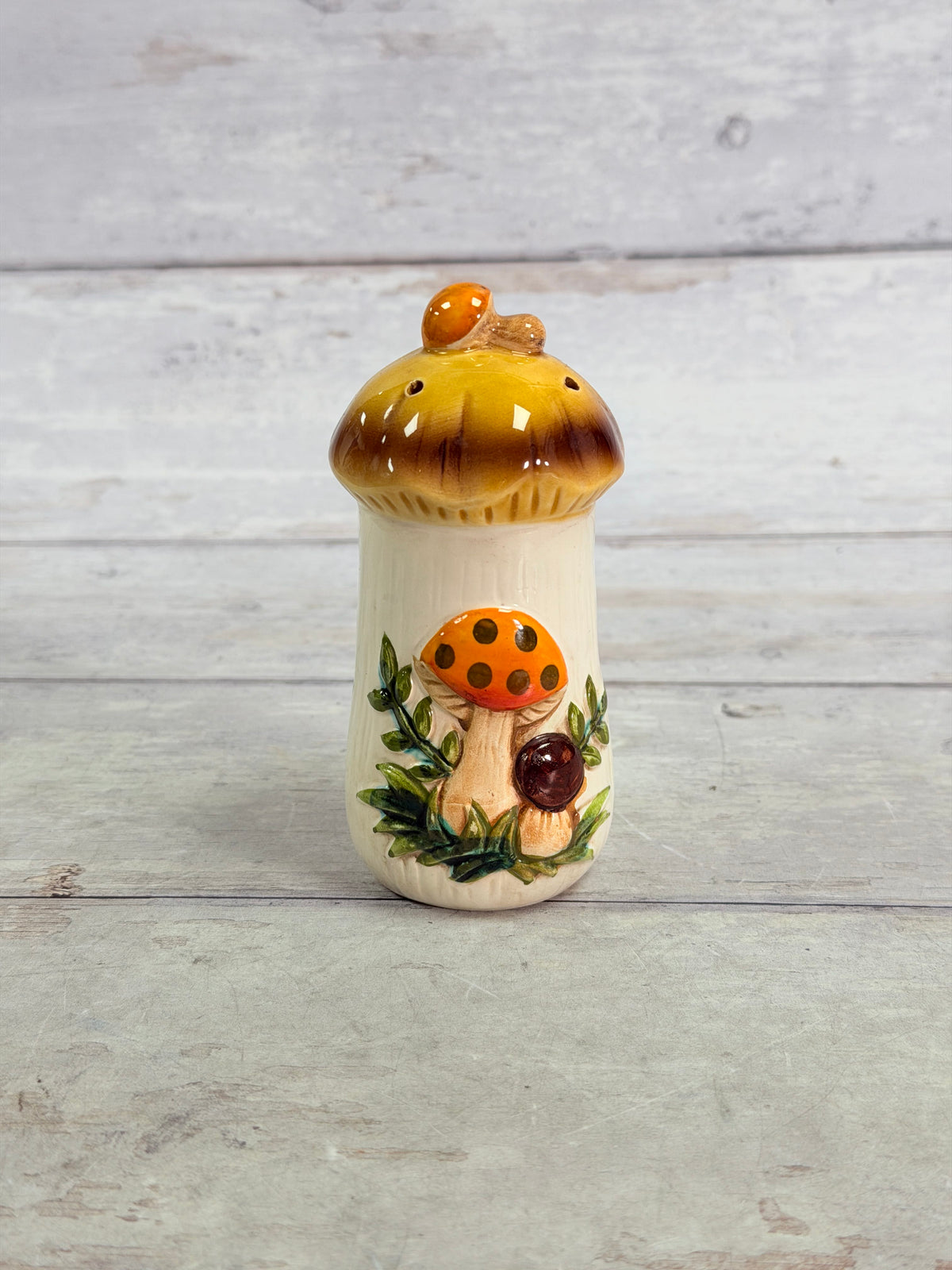 SR25. Sears Merry Mushroom Twin Toadstools Spice Shaker – Vintage Ceramic SR25