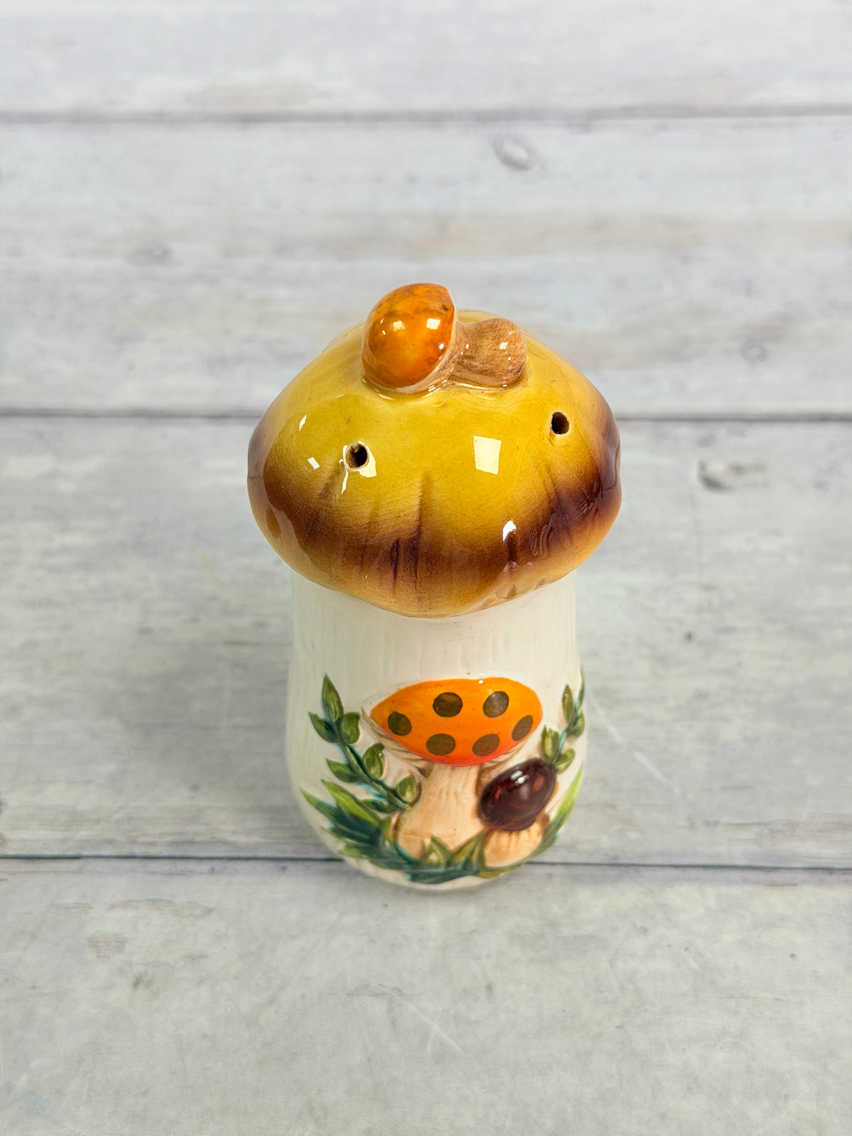 SR25. Sears Merry Mushroom Twin Toadstools Spice Shaker – Vintage Ceramic SR25