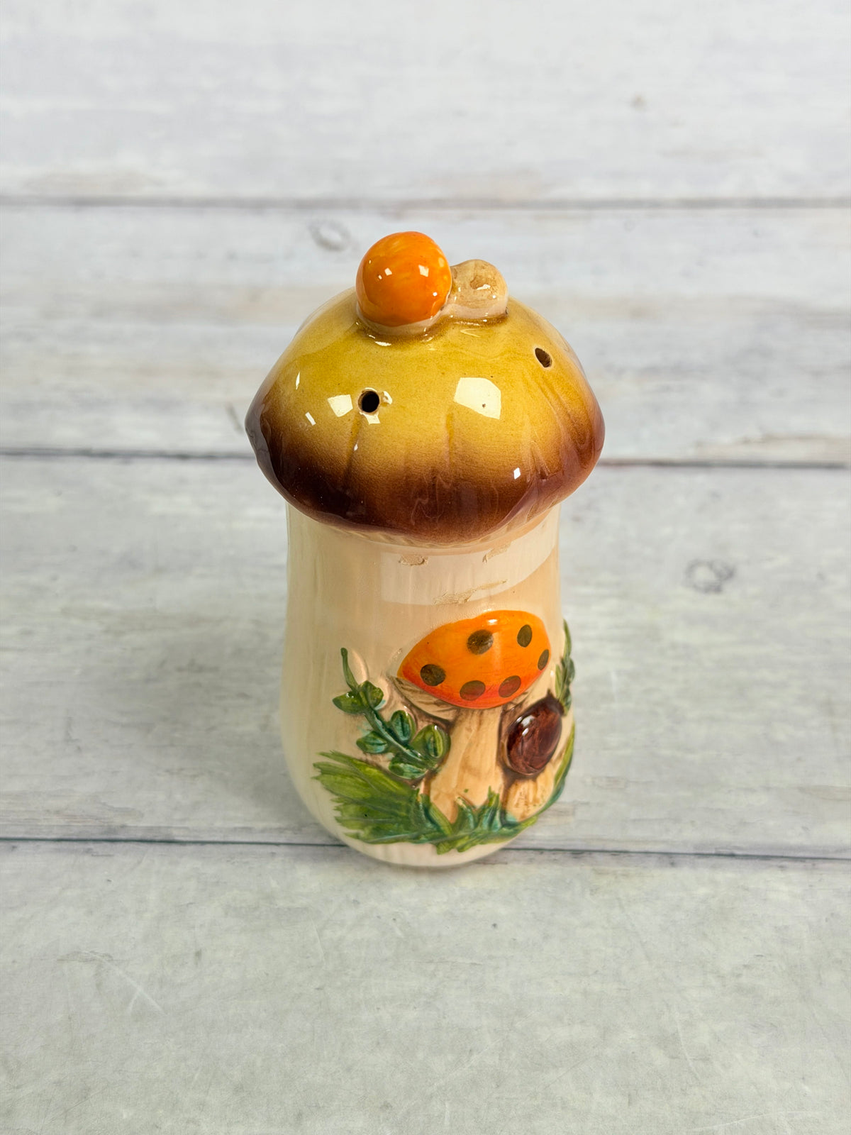SR28. Sears Merry Mushroom Spice Shaker, Made in Japan SR28