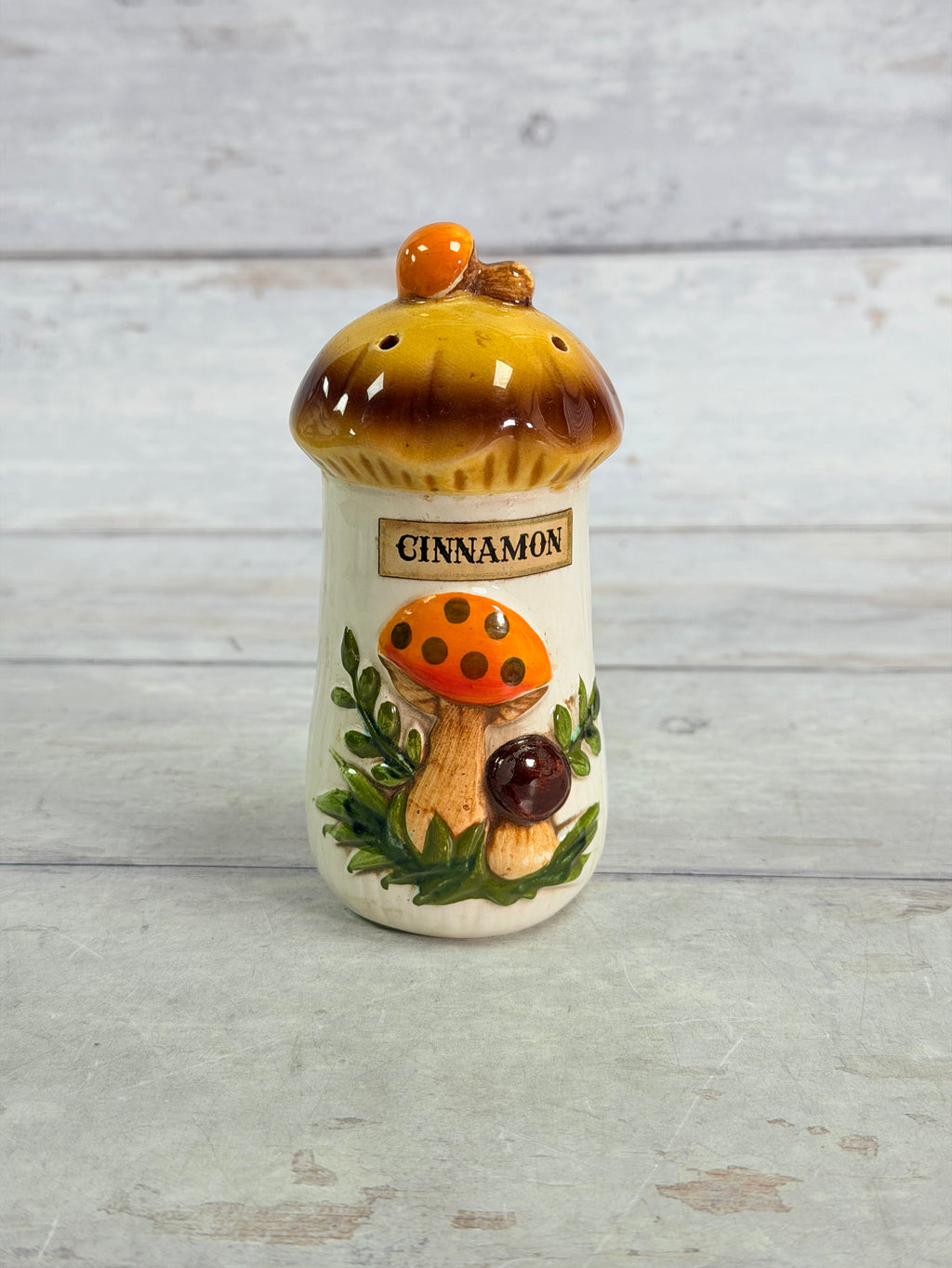 SR30. Sears Merry Mushroom Cinnamon Shaker SR30