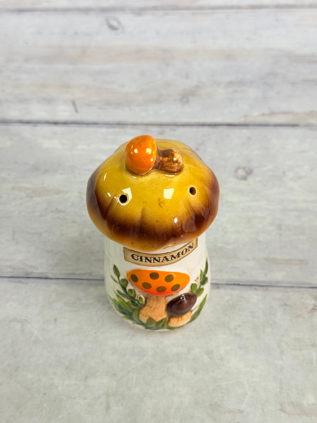 SR30. Sears Merry Mushroom Cinnamon Shaker SR30