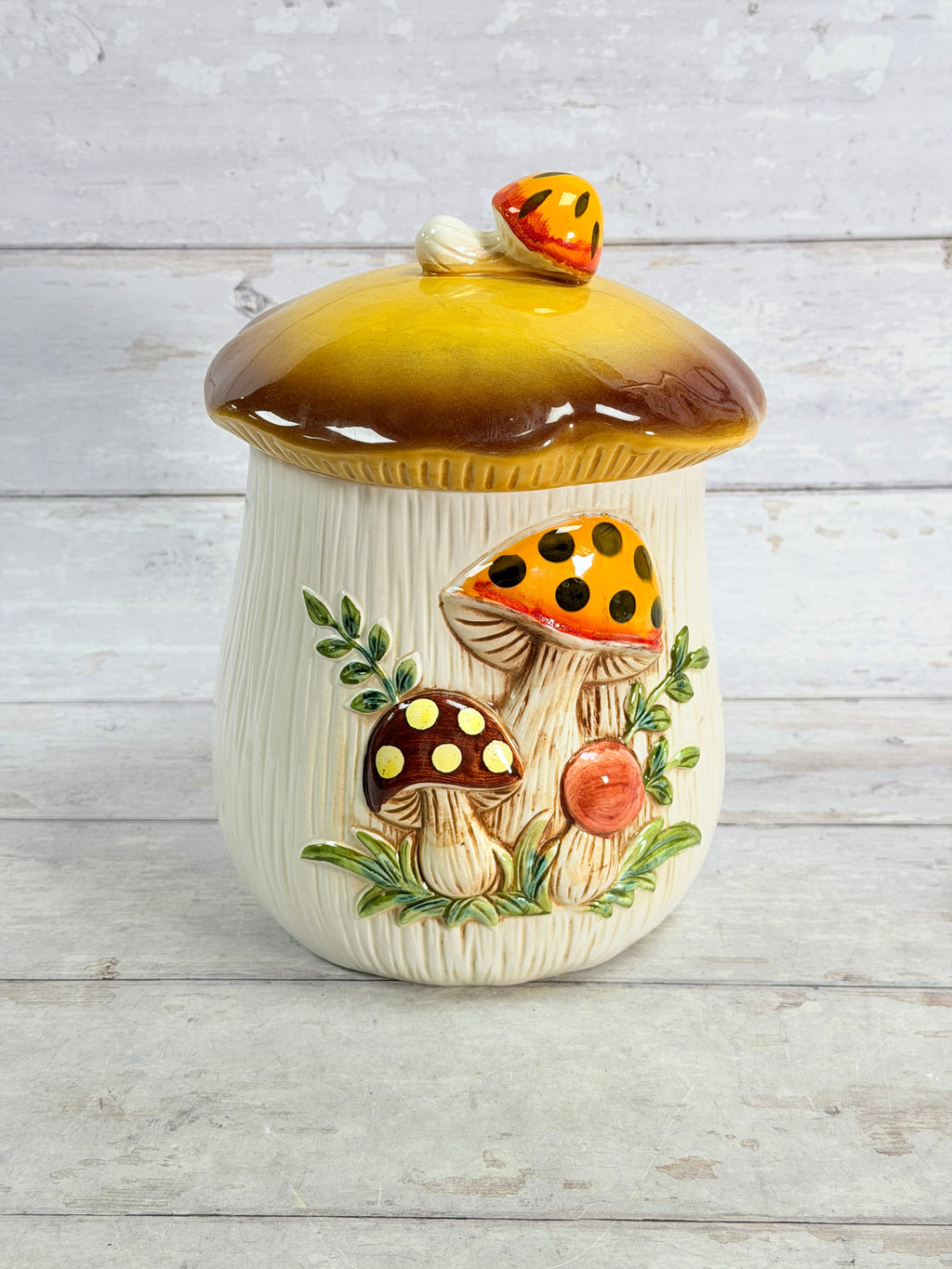SR33 Sears Merry Mushroom Large Canister (Small chip on Lid) SR33
