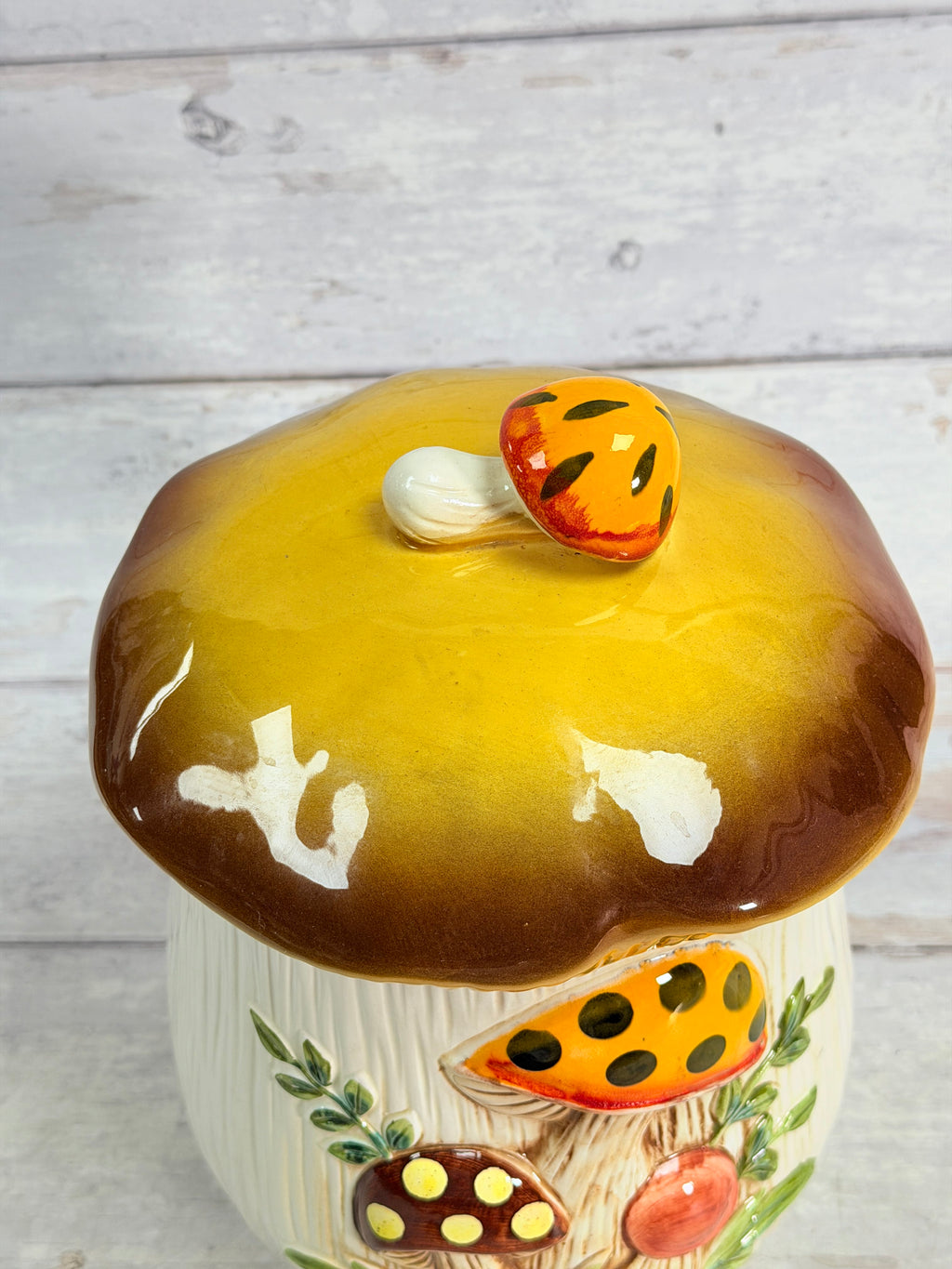 SR33 Sears Merry Mushroom Large Canister (Small chip on Lid) SR33