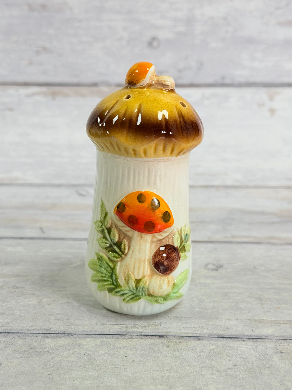 SR35. Sears Merry Mushroom Ceramic Spice Shaker – 1976 Japan – Blue Discoloration SR35