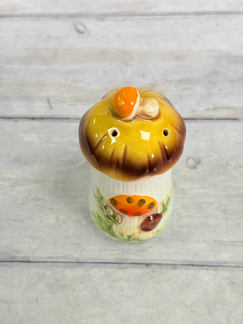 SR35. Sears Merry Mushroom Ceramic Spice Shaker – 1976 Japan – Blue Discoloration SR35