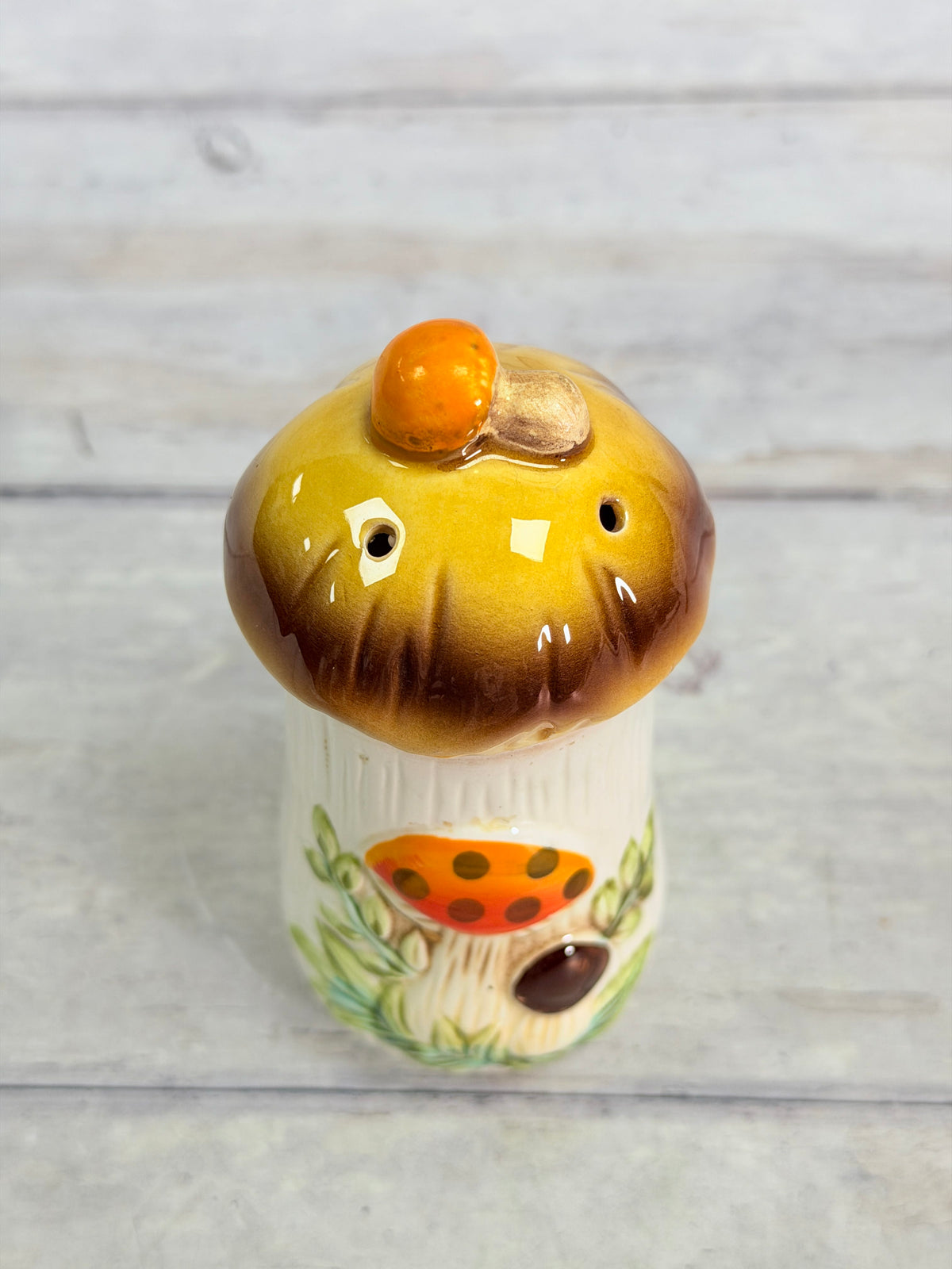 SR36. Sears Merry Mushroom Ceramic Spice Shaker – 1976 Japan – Excellent Condition SR36