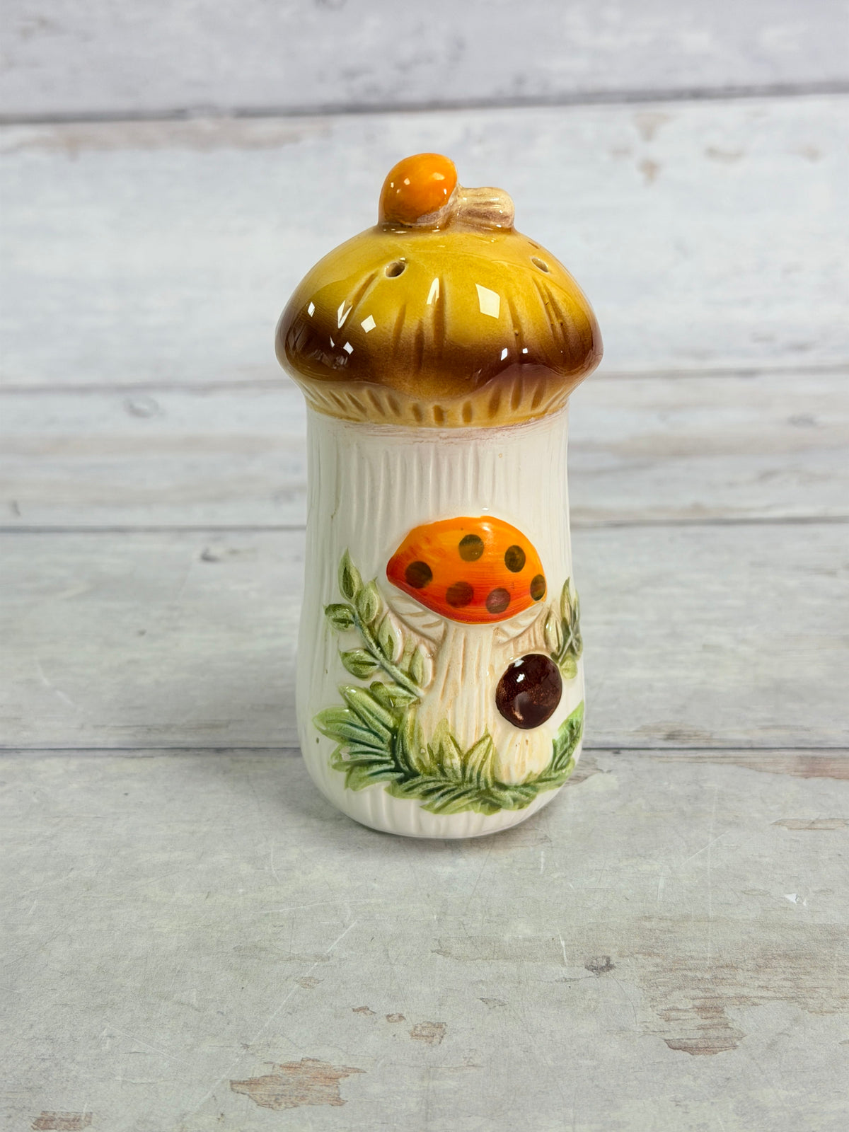 SR37. Sears Merry Mushroom Ceramic Spice Shaker – 1976 Japan – Excellent Condition SR37