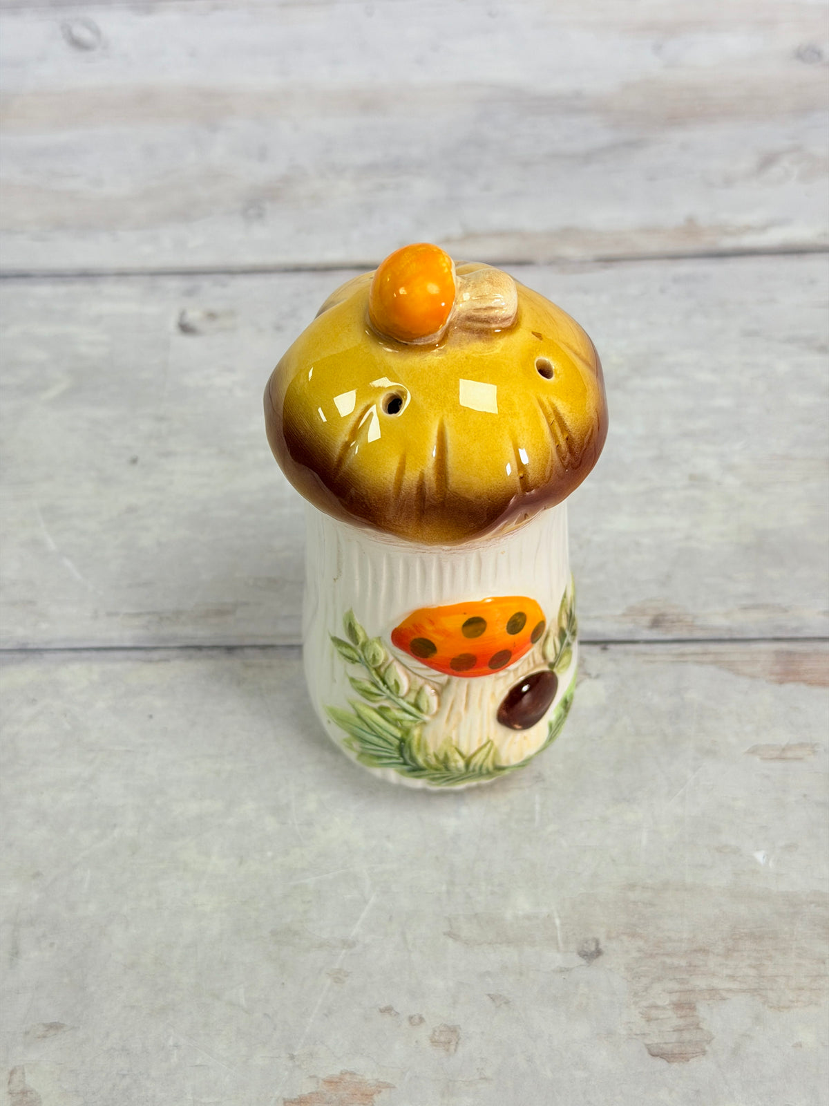SR37. Sears Merry Mushroom Ceramic Spice Shaker – 1976 Japan – Excellent Condition SR37