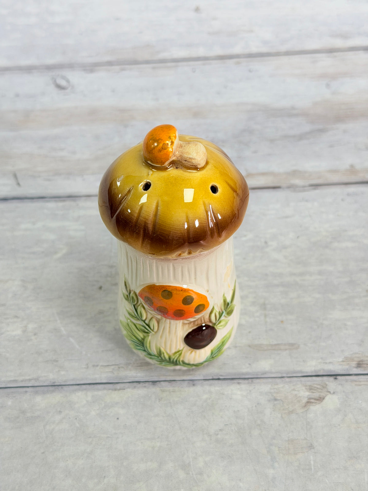 SR38. Sears Merry Mushroom Ceramic Spice Shaker – 1976 Japan – Excellent Condition SR38