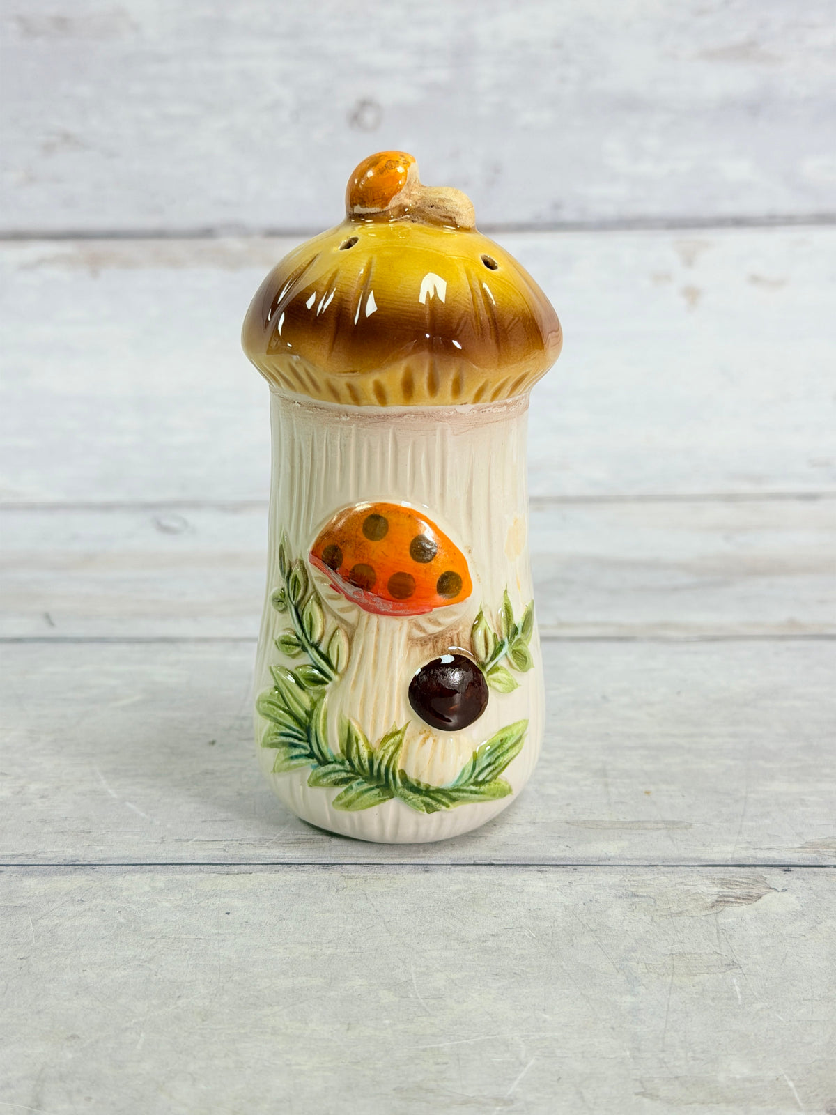 SR38. Sears Merry Mushroom Ceramic Spice Shaker – 1976 Japan – Excellent Condition SR38