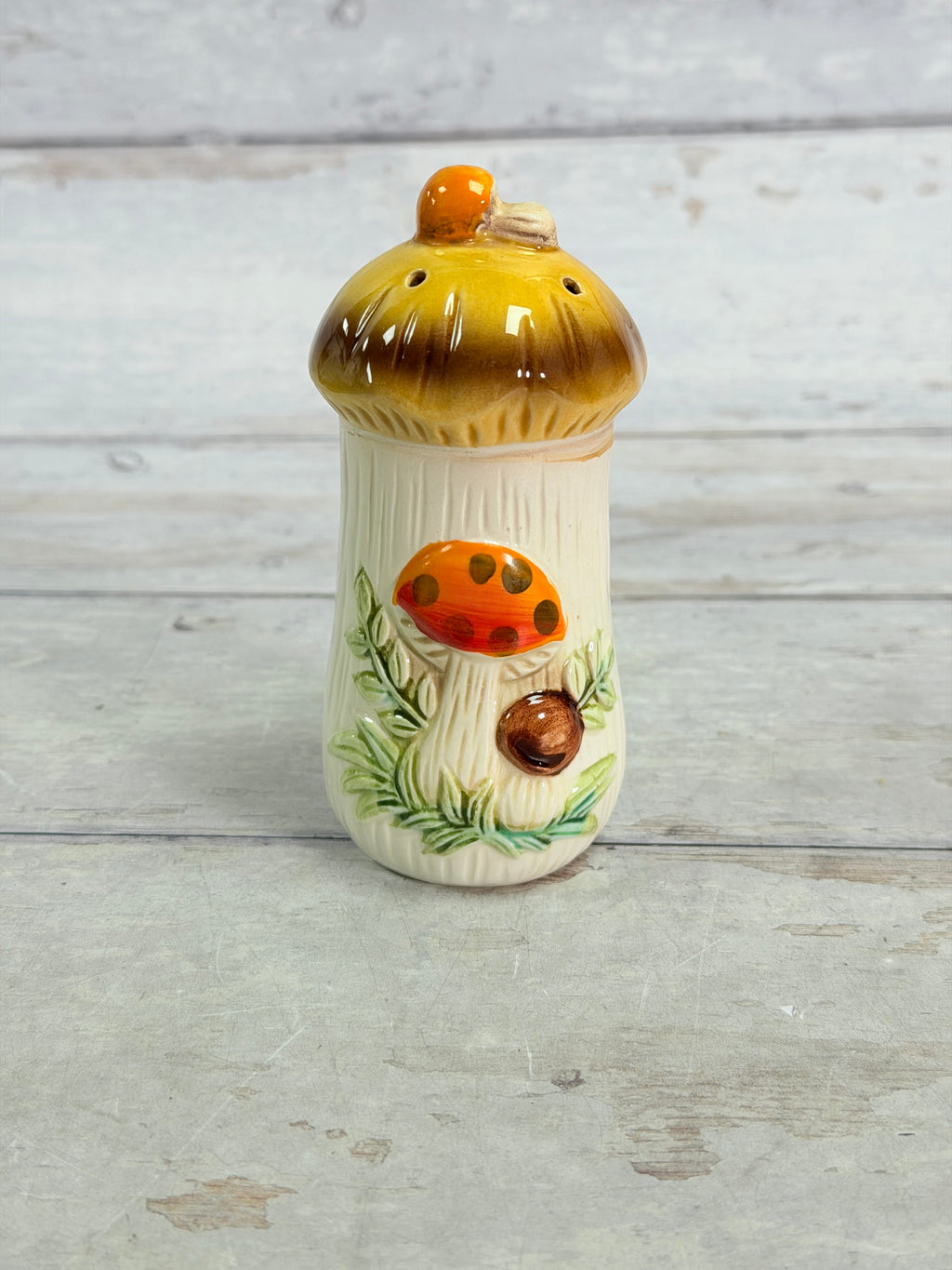 SR40. Sears Merry Mushroom Ceramic Spice Shaker – 1976 Japan – Excellent Condition SR40