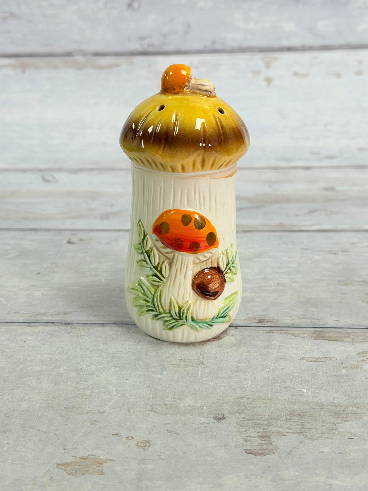 SR40. Sears Merry Mushroom Ceramic Spice Shaker – 1976 Japan – Excellent Condition SR40