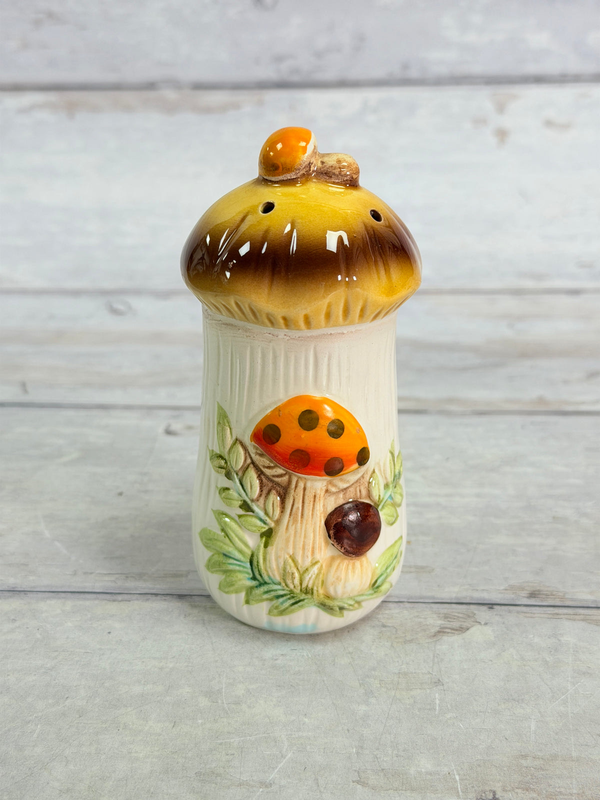 SR41. Sears Merry Mushroom Ceramic Spice Shaker – 1976 Japan – Excellent Condition SR41