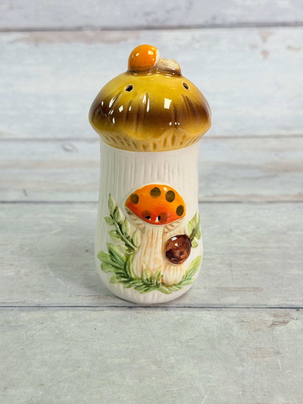 SR42. Sears Merry Mushroom Ceramic Spice Shaker – Japan – Excellent Condition SR42