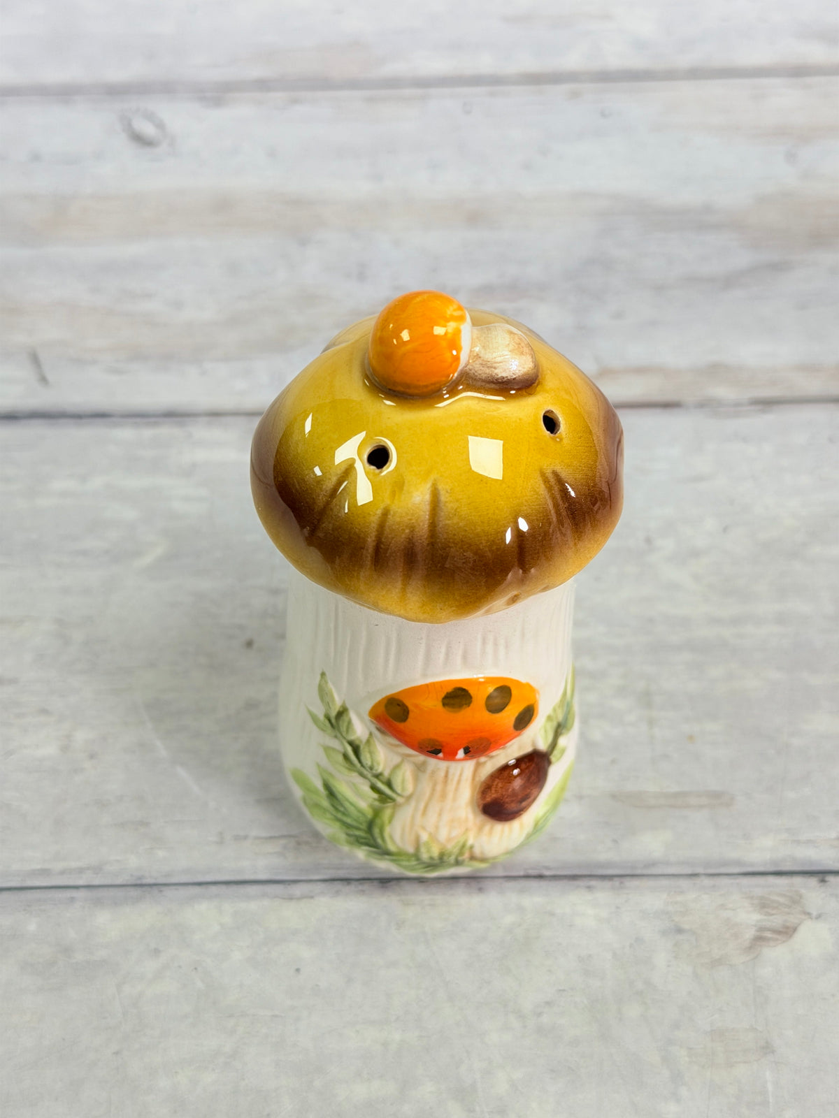 SR42. Sears Merry Mushroom Ceramic Spice Shaker – Japan – Excellent Condition SR42