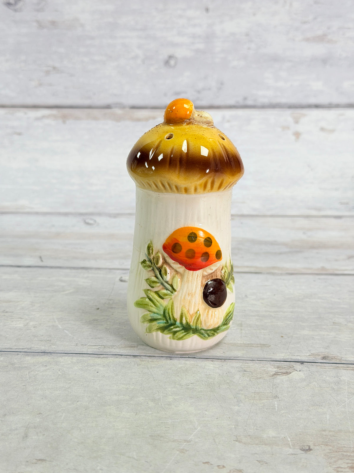 SR43. Sears Merry Mushroom Ceramic Spice Shaker – 1976 Japan – Excellent Condition SR43