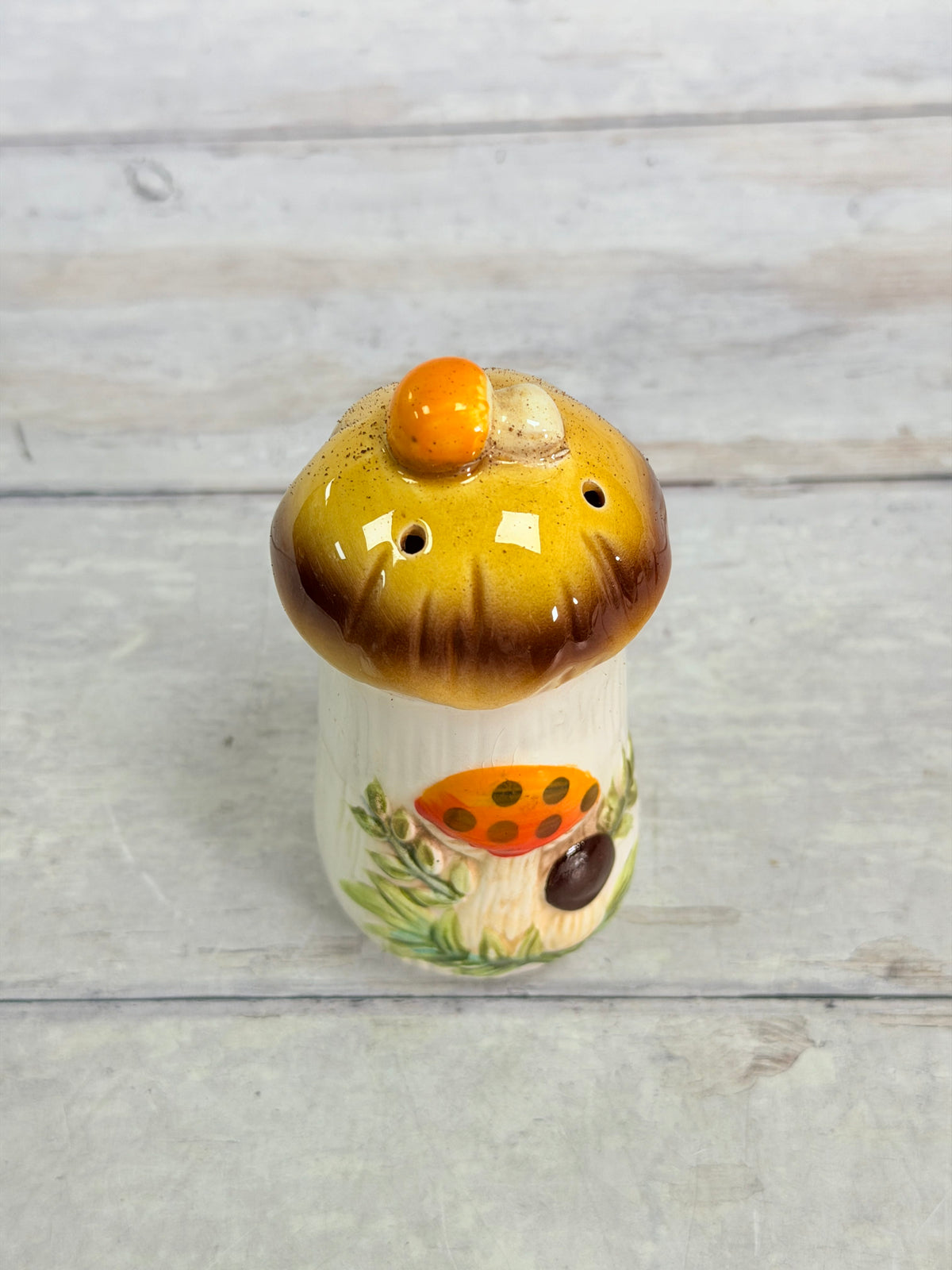 SR43. Sears Merry Mushroom Ceramic Spice Shaker – 1976 Japan – Excellent Condition SR43