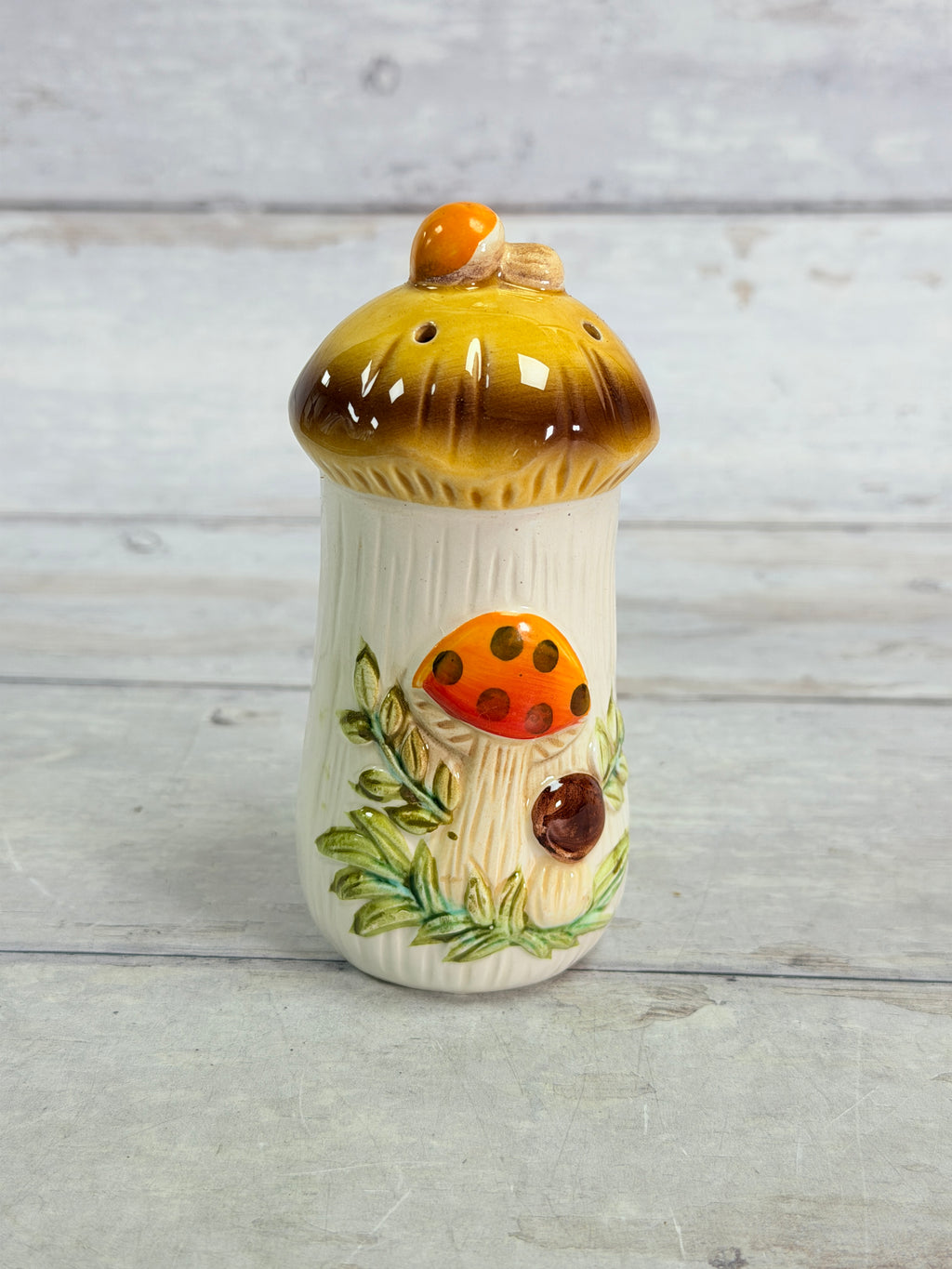 SR44. Sears Merry Mushroom Ceramic Spice Shaker – 1976 Japan – Excellent Condition SR44