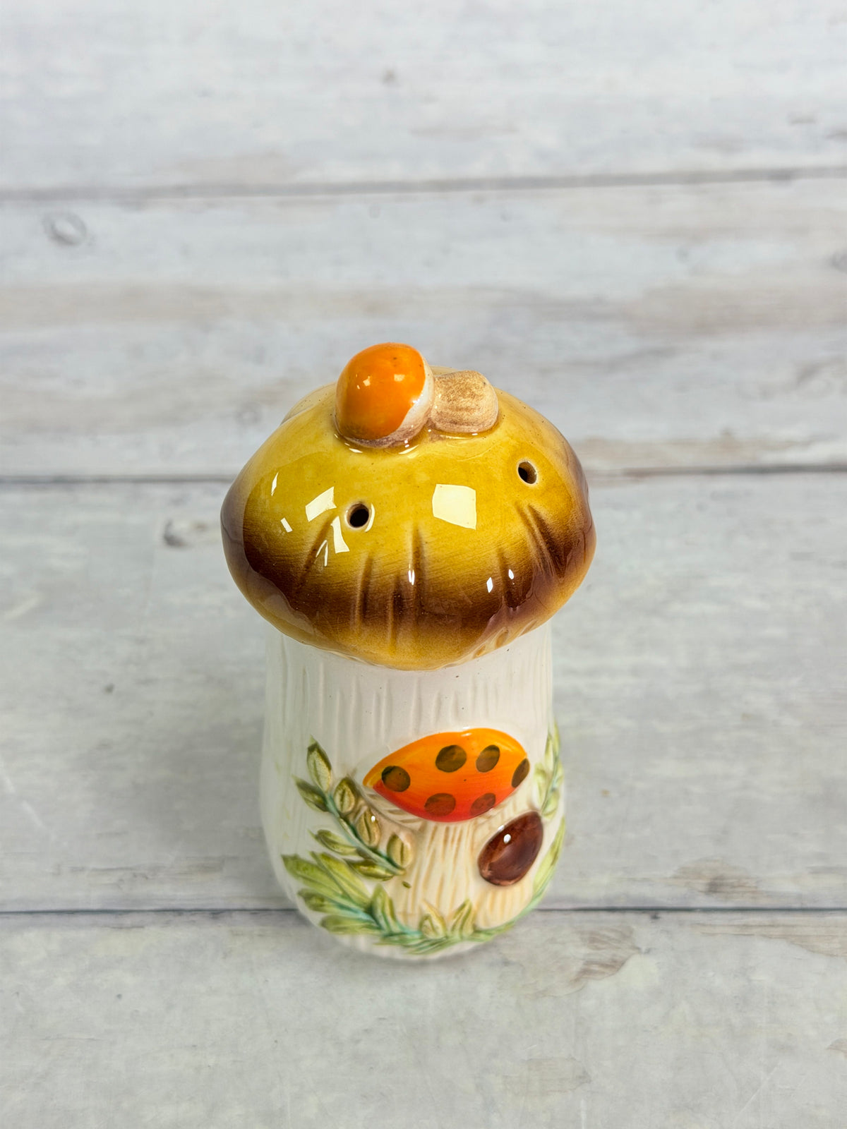 SR44. Sears Merry Mushroom Ceramic Spice Shaker – 1976 Japan – Excellent Condition SR44