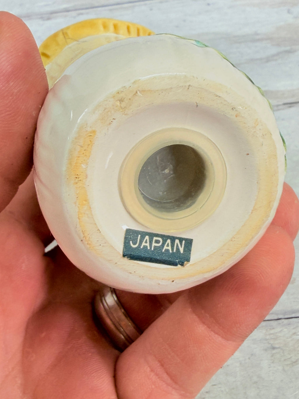 SR45. Sears Merry Mushroom Ceramic Spice Shaker – Japan – Cracked Display Piece SR45