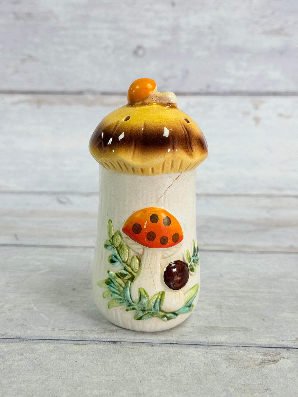 SR46. Sears Merry Mushroom Ceramic Spice Shaker – 1970s Japan – Cracked Display Piece SR46