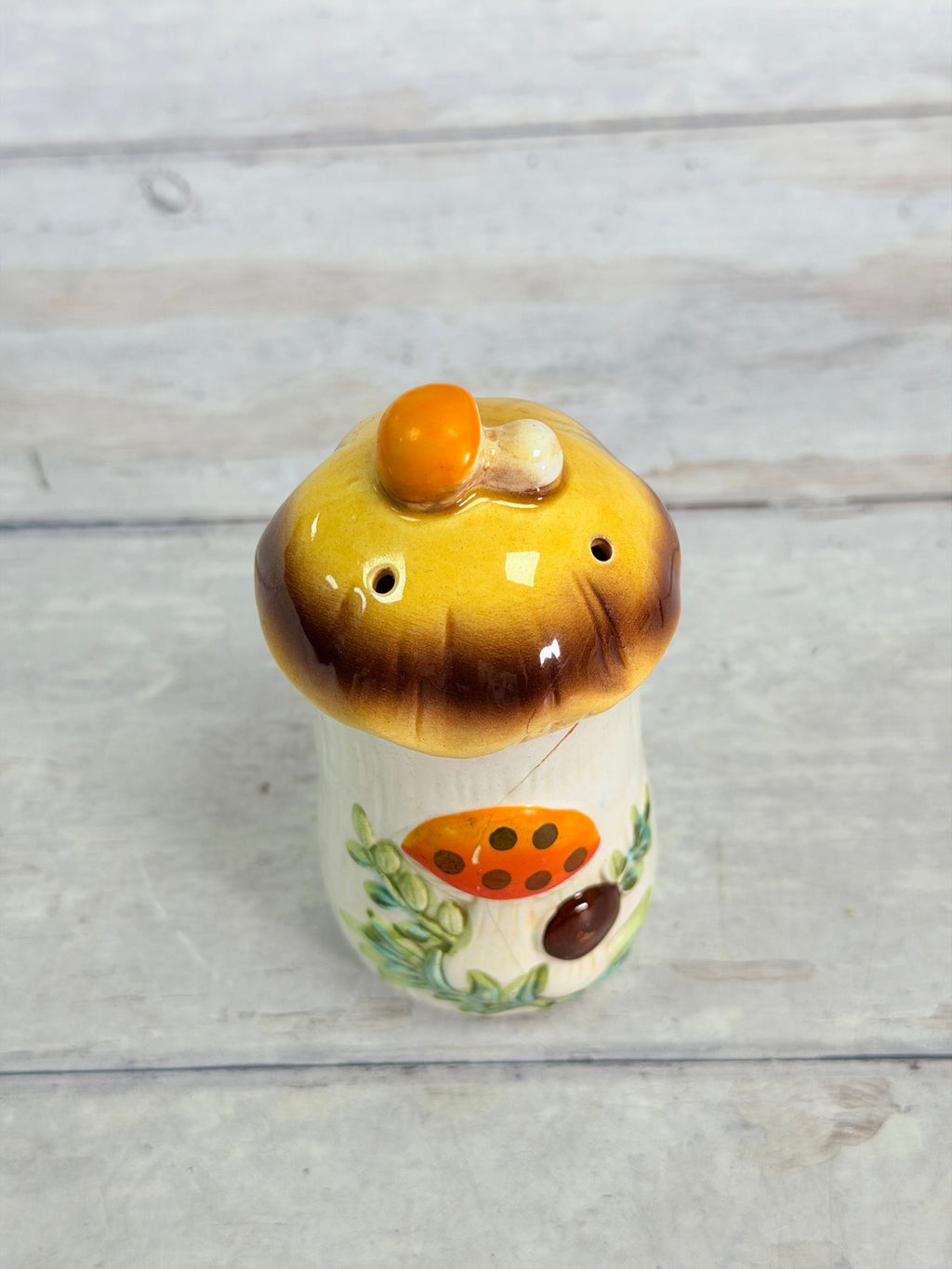 SR46. Sears Merry Mushroom Ceramic Spice Shaker – 1970s Japan – Cracked Display Piece SR46
