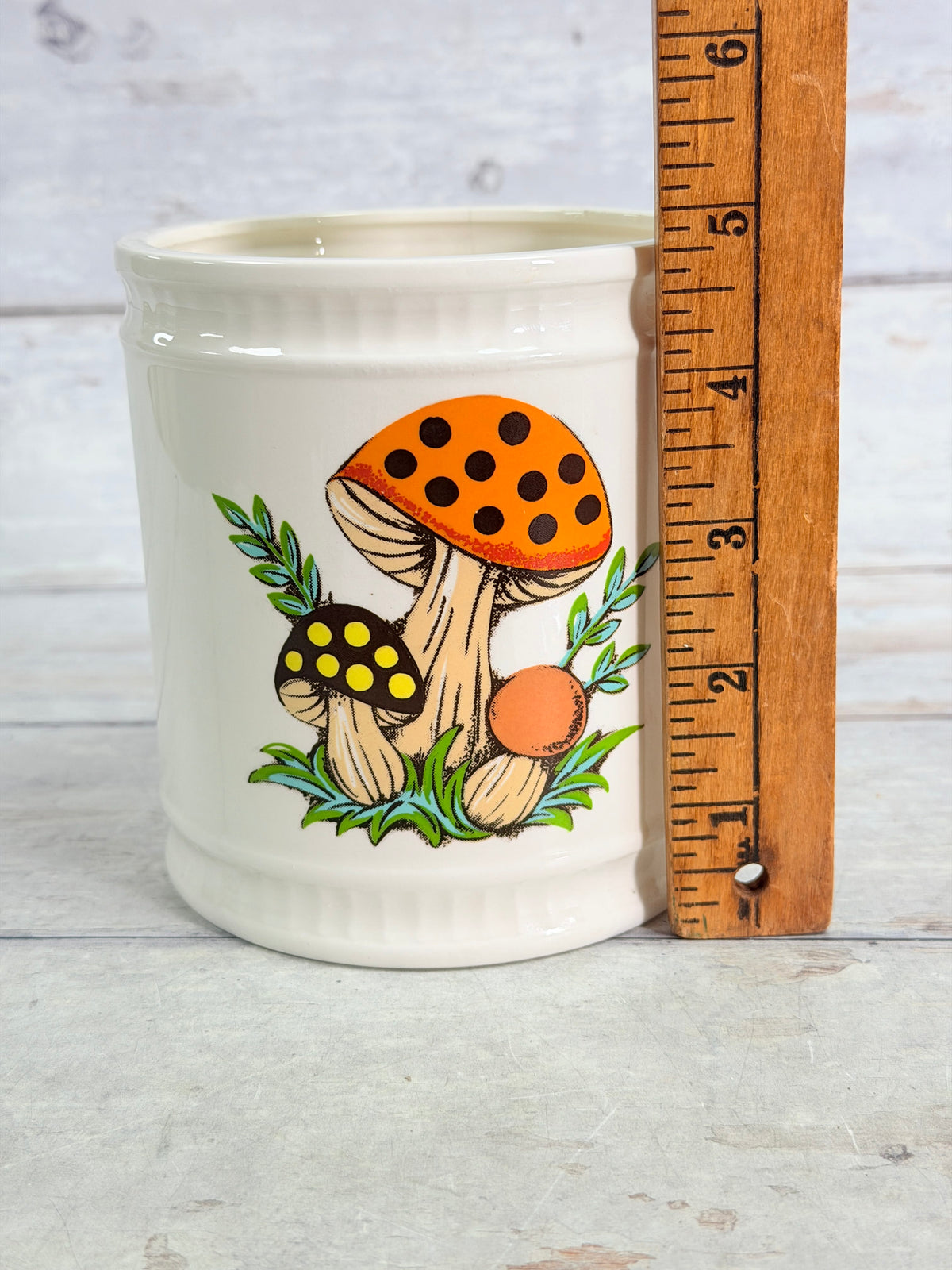 SR53. Sears Merry Mushroom Ceramic Canister – 1982 Made in Japan – Missing Lid SR53