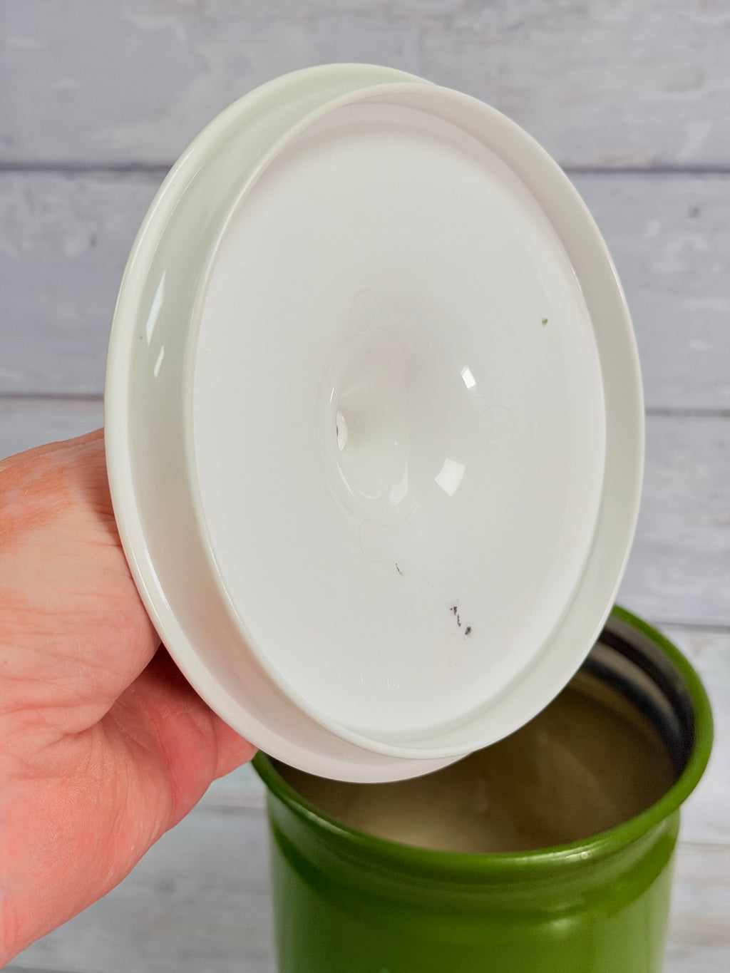 Kromex Avocado Green Floral 8 inch Canister with Lid – 1970s Flower Power Z127