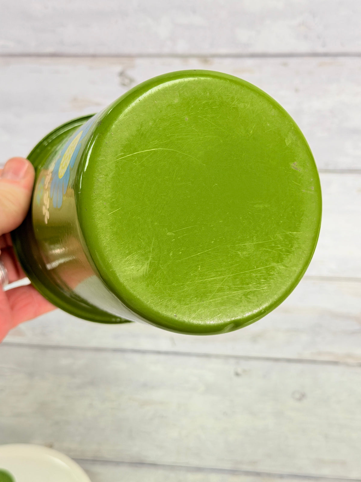 Kromex Avocado Green Floral 6 inch Canister with Lid – 1970s Flower Power Blue Daisy Z129