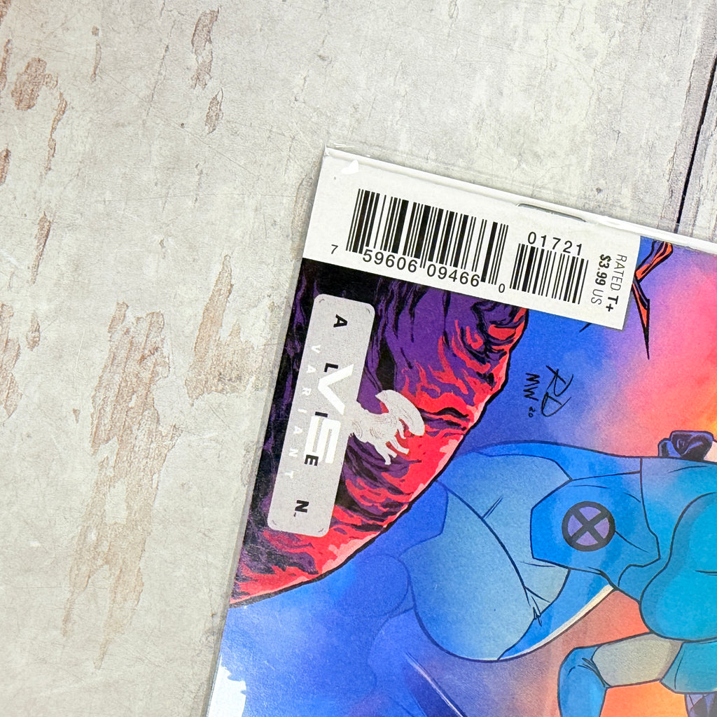 X-Men #17 (2021), Russell Dauterman Marvel vs. Alien variant: lower-left front detail of the actual pre-owned copy.